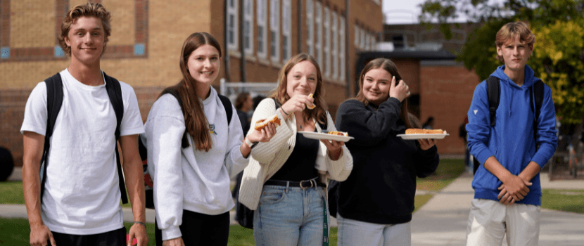 Students at Welcome Week eating outside